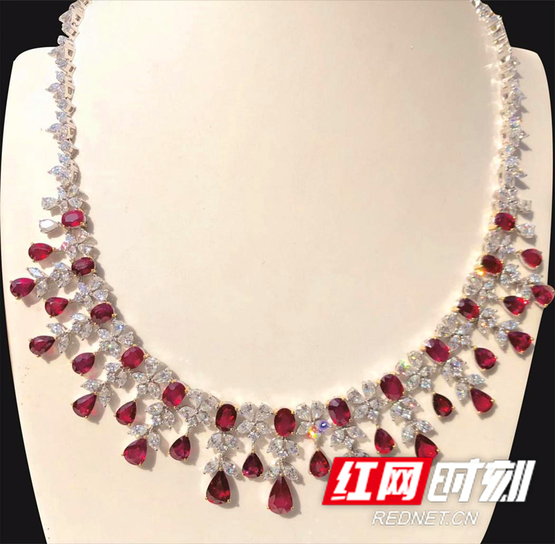 地博迎國(guó)慶｜來地博看紅色寶石文化節(jié) 共赴“晶彩”之約